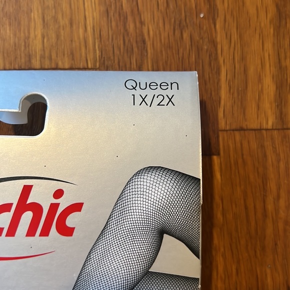 NWT fishnet decorative pattern lace tights - Picture 2 of 5